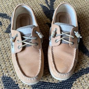 WOMENS SPERRYS SIZE 8M!